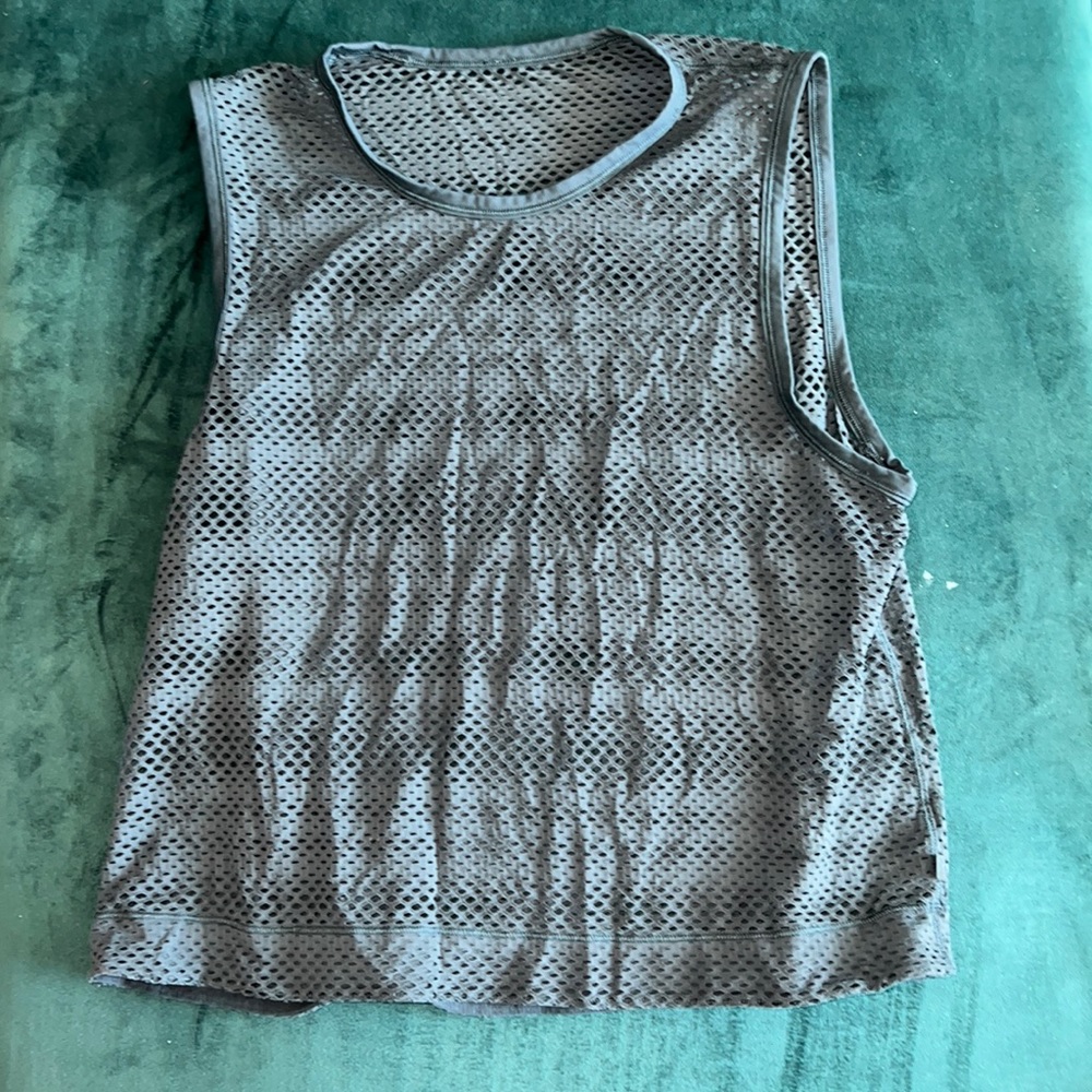 Lululemon mesh muscle tank